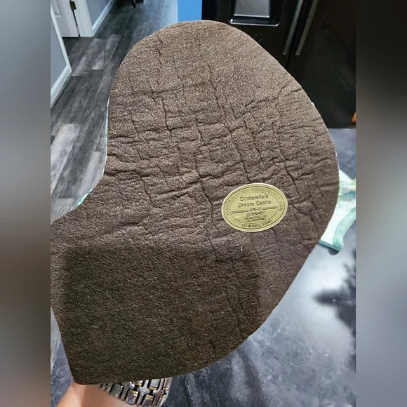 Goebel Olszewski Cinderella Dream Castle and Carriage Figurine - Picture 6 of 11